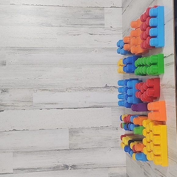 Mega Bloks Kids Works building blocks 68 pieces and carry zip bag - Picture 1 of 4